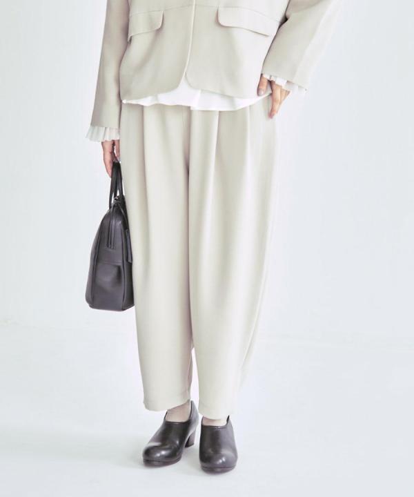 ソアパールコンパクト　テーパードパンツ