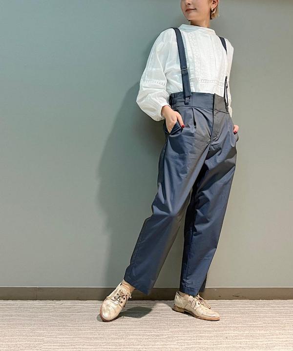 サスペンダー付きテーパードパンツ