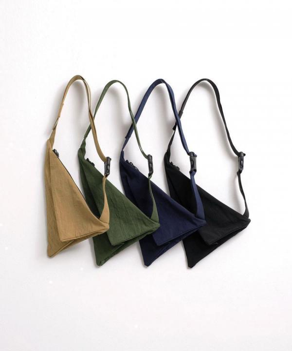 isosceles triangle ニトウヘンサンカクケイ/サコッシュ/ショルダーバッグ