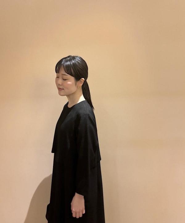 ブラックケープドレス