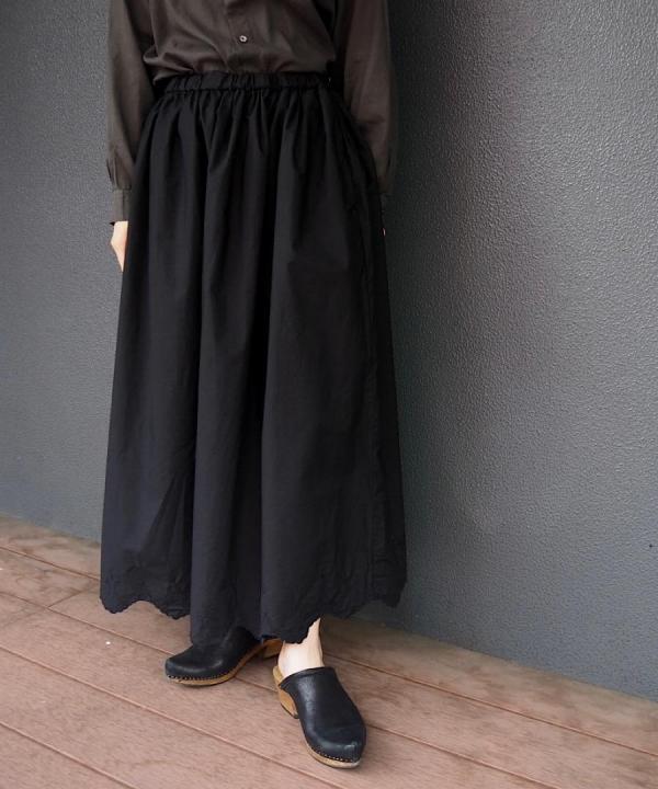 ANTIQUE SCALLOPED LACE GATHER SKIRT "trois"