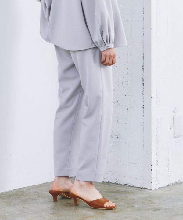 WOOLライクツイル　テーパードパンツ