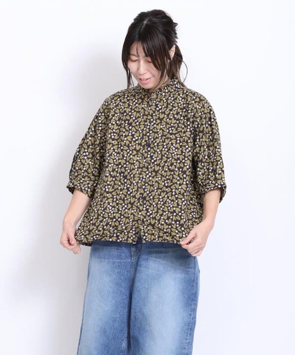 フラワープリント　6分袖ブラウス