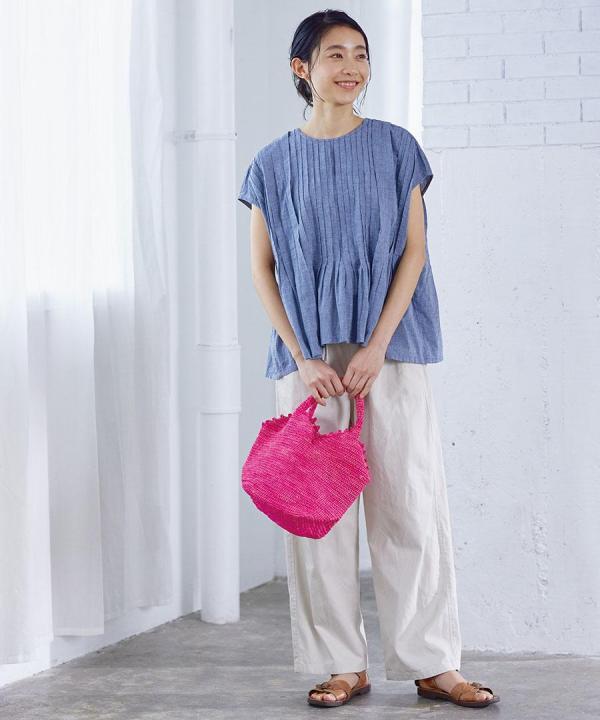 コットンシャンブレーランダムタックブラウス