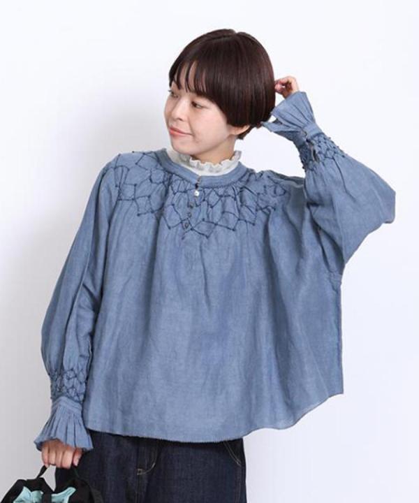 スモッキングコットンリネン　2wayブラウス