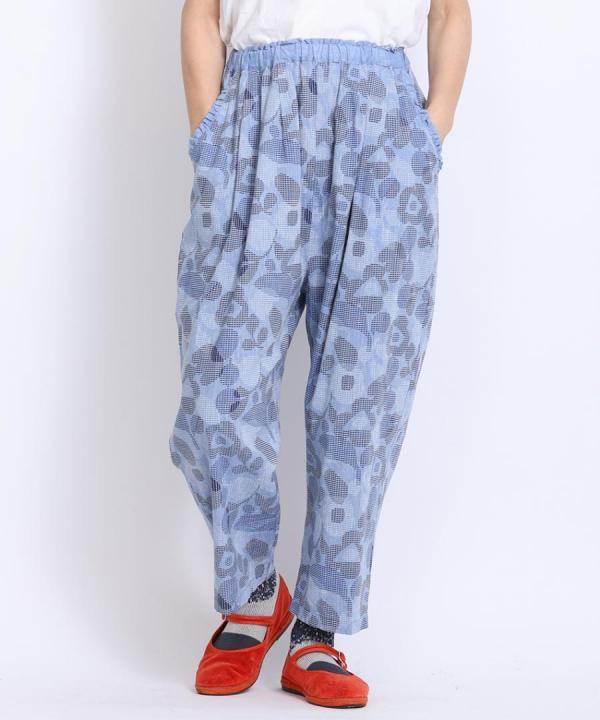 花柄プリント　パンツ