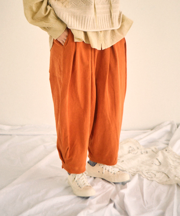 ソフト細コーデュロイ　コクーンパンツ