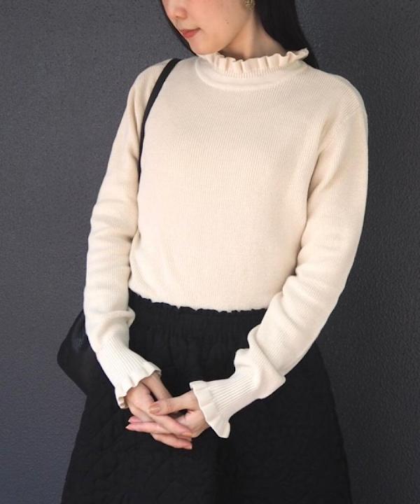 ランダムリブニット　フリルハイネック