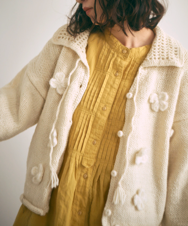 ロービングウールフラワーモチーフ　カーディガン