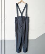 サスペンダー付きテーパードパンツ