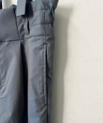 サスペンダー付きテーパードパンツ