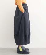 LONG TUCK SKIRT