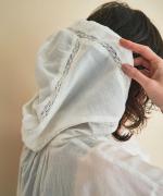 ケミカルレース フードブラウス