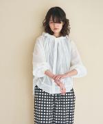 ケミカルレース フードブラウス