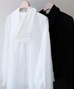 ケミカルレース フードブラウス