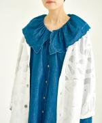 綿麻ライトオンスデニム　衿刺繍ブラウス