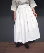 コットンリネンスラブデニム　タックスカート