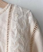 60キャンブリック ヨーク刺繍ブラウス