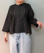 60キャンブリック ヨーク刺繍ブラウス
