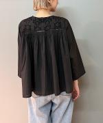 60キャンブリック ヨーク刺繍ブラウス