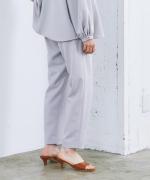 WOOLライクツイル　テーパードパンツ