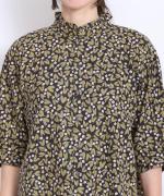 フラワープリント　6分袖ブラウス