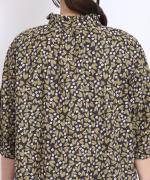 フラワープリント　6分袖ブラウス