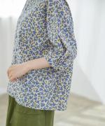 フラワープリント　6分袖ブラウス