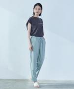 newストレッチツイル　スリムテーパードパンツ