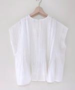 コットンシャンブレーランダムタックブラウス