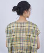 コットンシャンブレー&マドラスチェック　ランダムタックブラウス