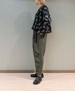 ストレッチポリエステル・マットタイプライター 細身シルエットパンツ