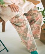 花柄プリント　パンツ