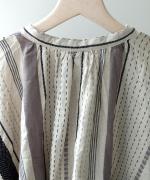 マルチストライプ　ブラウス　