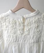 ハンド刺繍コットンモス　プルオーバー