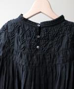 ハンド刺繍コットンモス　プルオーバー