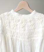 ハンド刺繍コットンモス　プルオーバー