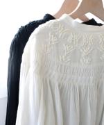 ハンド刺繍コットンモス　プルオーバー