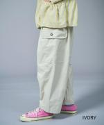 コットンポリナイロン　ワイドテーパードパンツ
