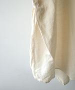 コットンリネンシアークロス　フリルプルオーバー