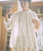 カットワークレース　ブラウス