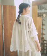 カットワークレース　ブラウス