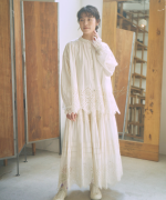 カットワークレース　ブラウス