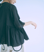 スカラップ刺繍コットンリネンボイル　5分袖プルオーバー