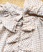 シャーリングチェック　フリルブラウス