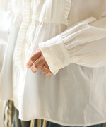 ふわふわコットン　タックフリルブラウス