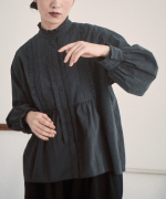 ふわふわコットン　タックフリルブラウス