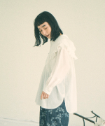 ふわふわコットン　フリルフードプルオーバー