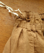 ソリトリネン①　フリルワイドパンツ