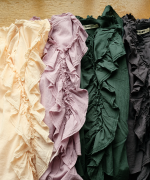 ふわふわコットン　フリルレイヤードブラウス